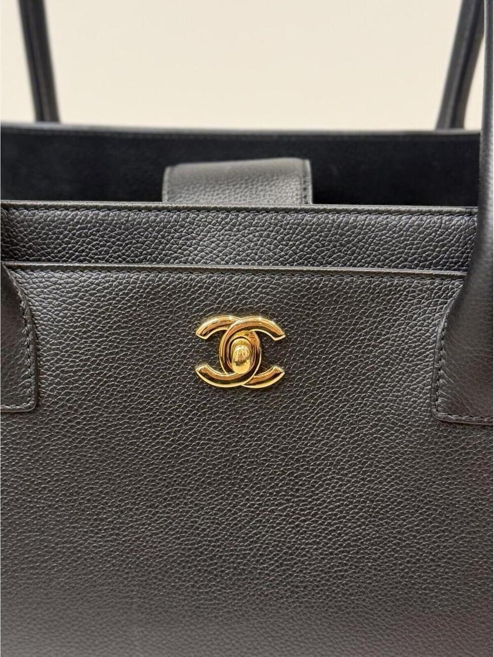 Authentic Chanel Black Leather Cerf Shopping Tote Pristine - Picture 4 of 14